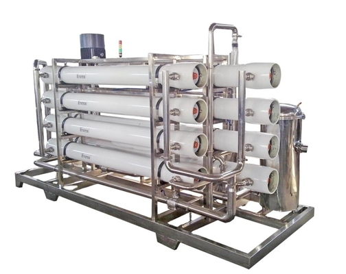 1250 kg de acero inoxidable 304 Sistema de tratamiento de agua RO de gran escala 5000L/H montado en patinaje