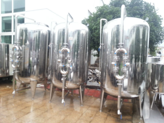 1250 kg de acero inoxidable 304 Sistema de tratamiento de agua RO de gran escala 5000L/H montado en patinaje