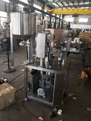 Máquina de llenado de botellas de copa y cono para la producción de cono de crema en tiendas de bebidas alimenticias