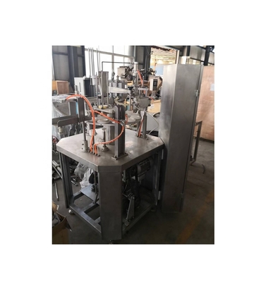 Máquina de llenado de botellas de copa y cono para la producción de cono de crema en tiendas de bebidas alimenticias