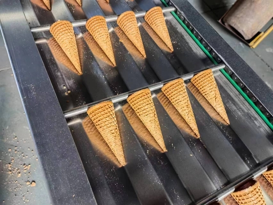 Linea de producción para la fabricación rápida de la taza de cone de helado de espejo polaco pulido