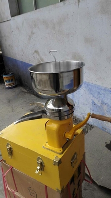 Separador eléctrico de leche a pequeña escala de 100 L/h con capacidad de 9 kg y cuenco de separación