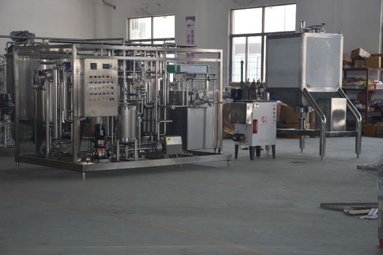 Diseño compacto 8000KG Industrial Mini Escala 200L/H Procesamiento de helados con sabor