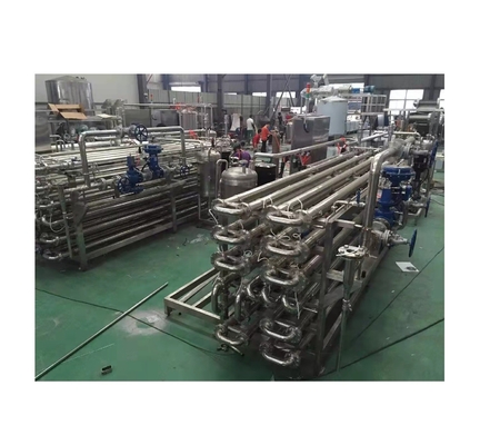 Línea de producción de bebidas de té de hierbas eléctrica totalmente automática 6000B / H con paquete de botellas
