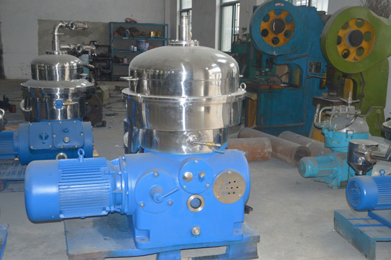 500 KG Capacidad 1000L/H Separador de crema de leche con limpieza automática 2200*1350*1150mm