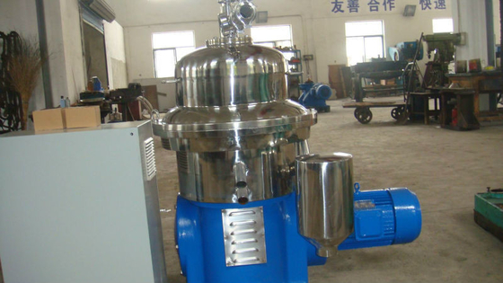 500 KG Capacidad 1000L/H Separador de crema de leche con limpieza automática 2200*1350*1150mm