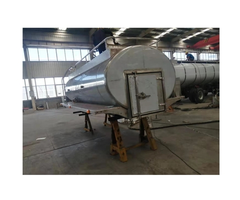 Entrega y transporte de leche conveniente con un camión cisterna de leche de 1250 kg en la carretera de camiones de leche