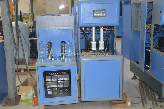 Máquina de soplado de PET semiautomática de 2 litros para una producción eficiente de botellas pequeñas