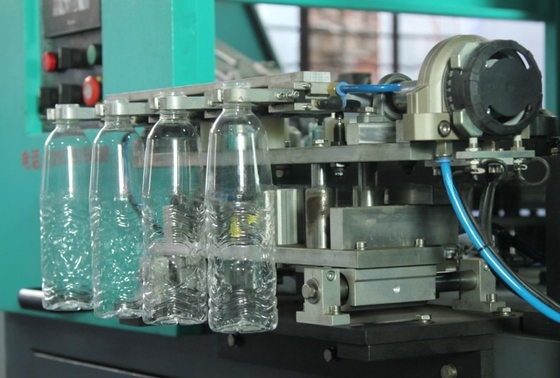 Máquina automática de moldeado de botellas de jugo de PET de 25 kW para la máquina de procesamiento de jugo