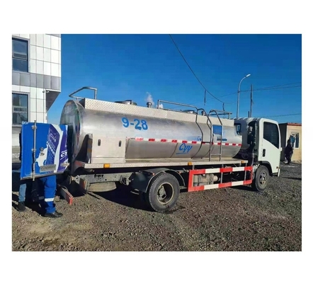 Camión cisterna de leche refrigerada de 5000L para la eficiencia de procesamiento y almacenamiento