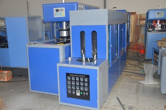 110v/220v/380v/415v/480v Máquina de soplar botellas de plástico semiautomática de 5 galones