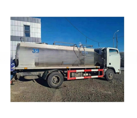 Camión cisterna de leche refrigerada de 380V / 3PH / 50HZ para la entrega de leche fresca en granjas