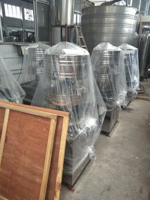 Máquina de llenado de botellas de 2000BPH para bebidas carbonatadas en botellas de plástico y vidrio PET