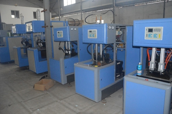 Máquina avanzada de fabricación de botellas de plástico de forma redonda semiautomática tamaño de volumen 0.1-2L PLC MITSUBISHI