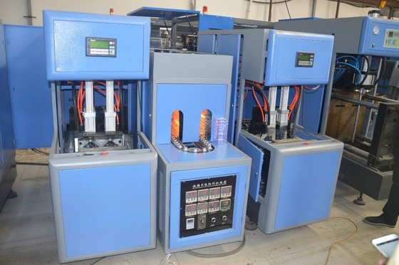 Máquina avanzada de fabricación de botellas de plástico de forma redonda semiautomática tamaño de volumen 0.1-2L PLC MITSUBISHI