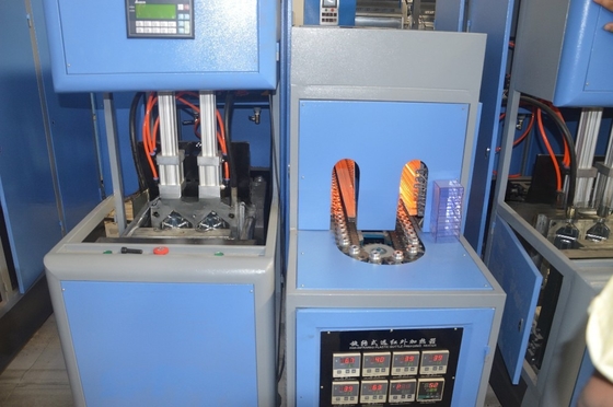 Máquina avanzada de fabricación de botellas de plástico de forma redonda semiautomática tamaño de volumen 0.1-2L PLC MITSUBISHI