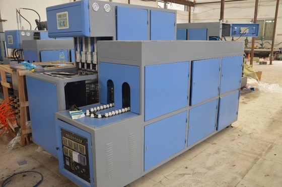1250 KG Peso de mano Operar 4 cavidades Botella de agua pura máquina de moldeado de soplado 220V / 380V / 415V / 440V / 480V Voltagem