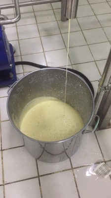 Separación de crema de leche de 50L/H Máquina de desnatado de leche para uso sanitario en tiendas de alimentos y bebidas