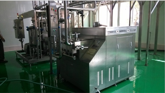 Homogeneizador de tres pistones para la línea de procesamiento de leche