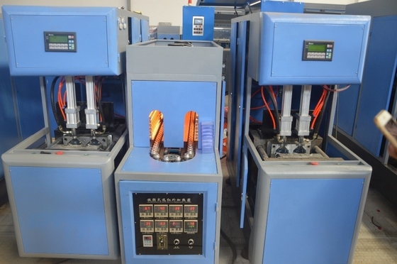 Planta de fabricación Semi-automático 2000B/H Una máquina de calentamiento tira dos máquinas de moldeo de soplado Peso KG 1250 KG