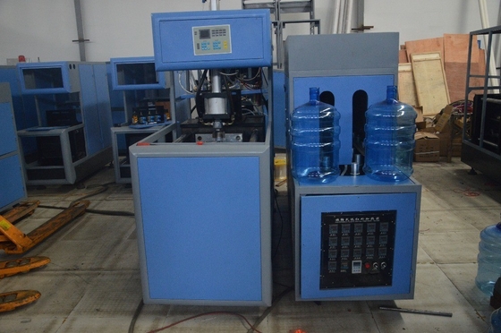 18Máquina de moldeo de botellas de PET de 9L con calentador infrarrojo y cilindro rotativo AirTac