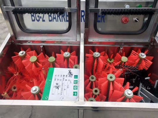 100% de precisión de llenado Botella semiautomática de 5 galones en el interior del enjuague y la máquina de cepillado exterior para botellas