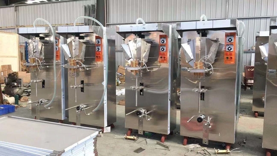 2000BPH soluciones de embalaje koyo máquina de embalaje de agua de bolsas líquidas con rendimiento
