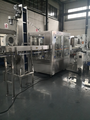 220v/380v/415v/440v/480v 8 cabezas Tres en uno Bebidas carbonatadas y jugo máquina de llenado
