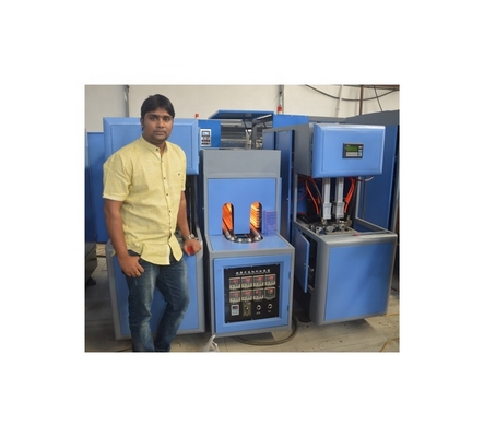Máquina de moldeo de botellas de estiramiento de PET de 380V / 50HZ para la producción de botellas versátiles
