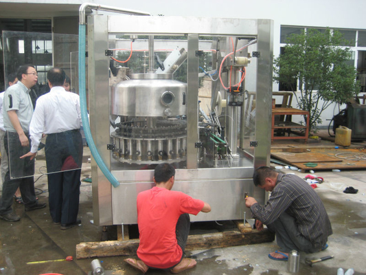 Máquina de llenado de botellas de yogur aromatizado de PP/HDPE/PE 4000b/h con sellado de papel de aluminio