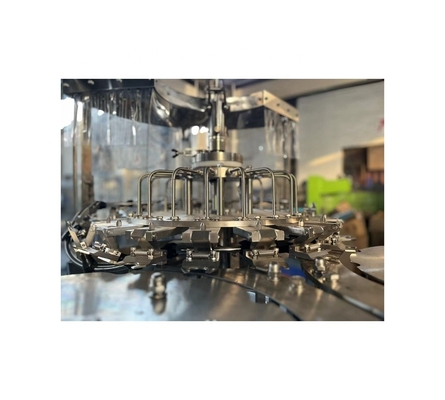 Máquina de llenado de bebidas de alta capacidad de 8 cabezas con precisión de llenado del 100% 2000-3000BPH