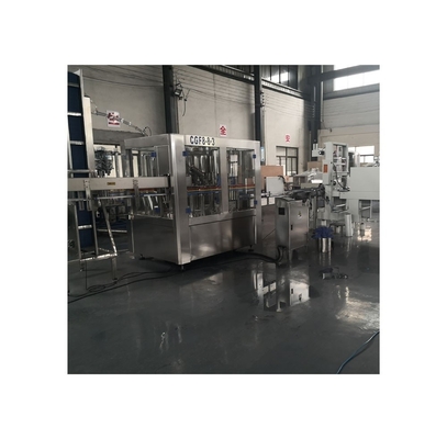Máquina de llenado de leche de 8 cabezas totalmente automática para botellas de PET y rendimiento
