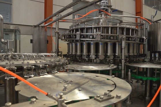 18000BPH 40 cabezas Máquina de llenado de botellas de alta velocidad para la línea de producción de agua mineral