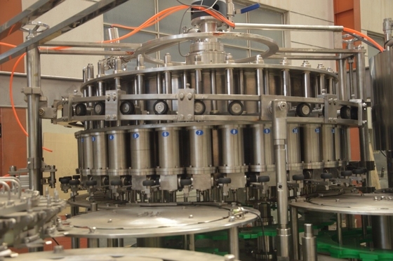 18000BPH 40 cabezas Máquina de llenado de botellas de alta velocidad para la línea de producción de agua mineral